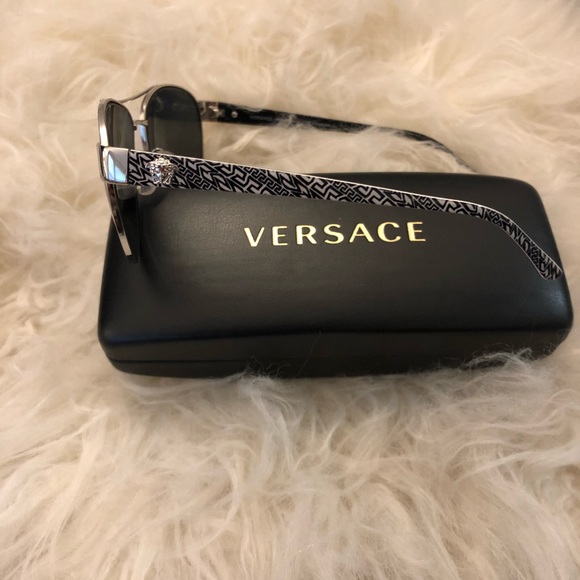 Versace polarized sunglasses - Picture 7 of 7